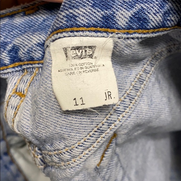 Levi’s Jean shorts - Picture 3 of 3